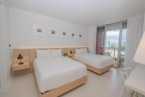 Studio Luxury Ocean Views Apt in Hallandale Beach